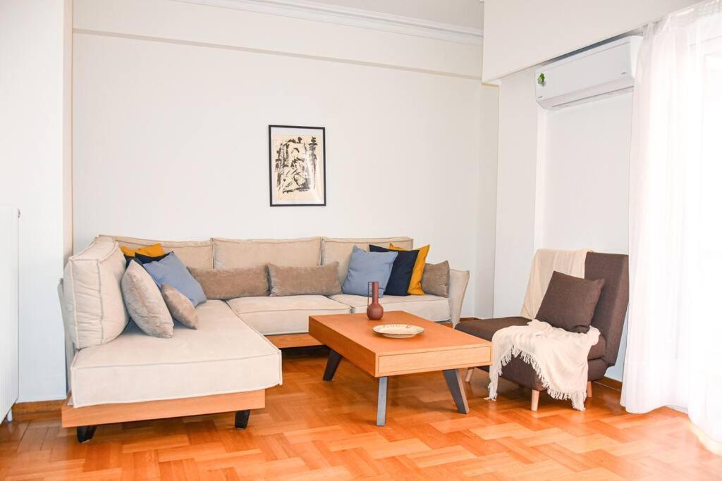 Spacious Modern Apartment In Pagkrati Atény Exteriér fotografie